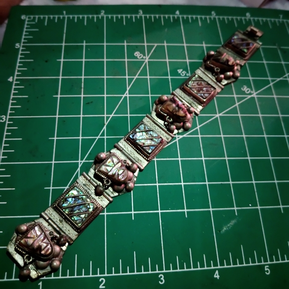 Circa 1800s Aztec En Mexico peacock feathering crystal - Picture 2 of 2